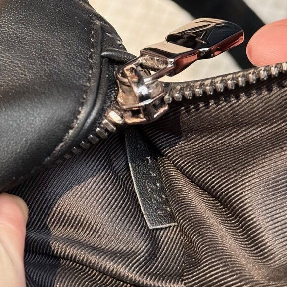 Louis Vuitton 2020 Black Eclipse Monogram Discovery Bumbag - Picture 9 of 15